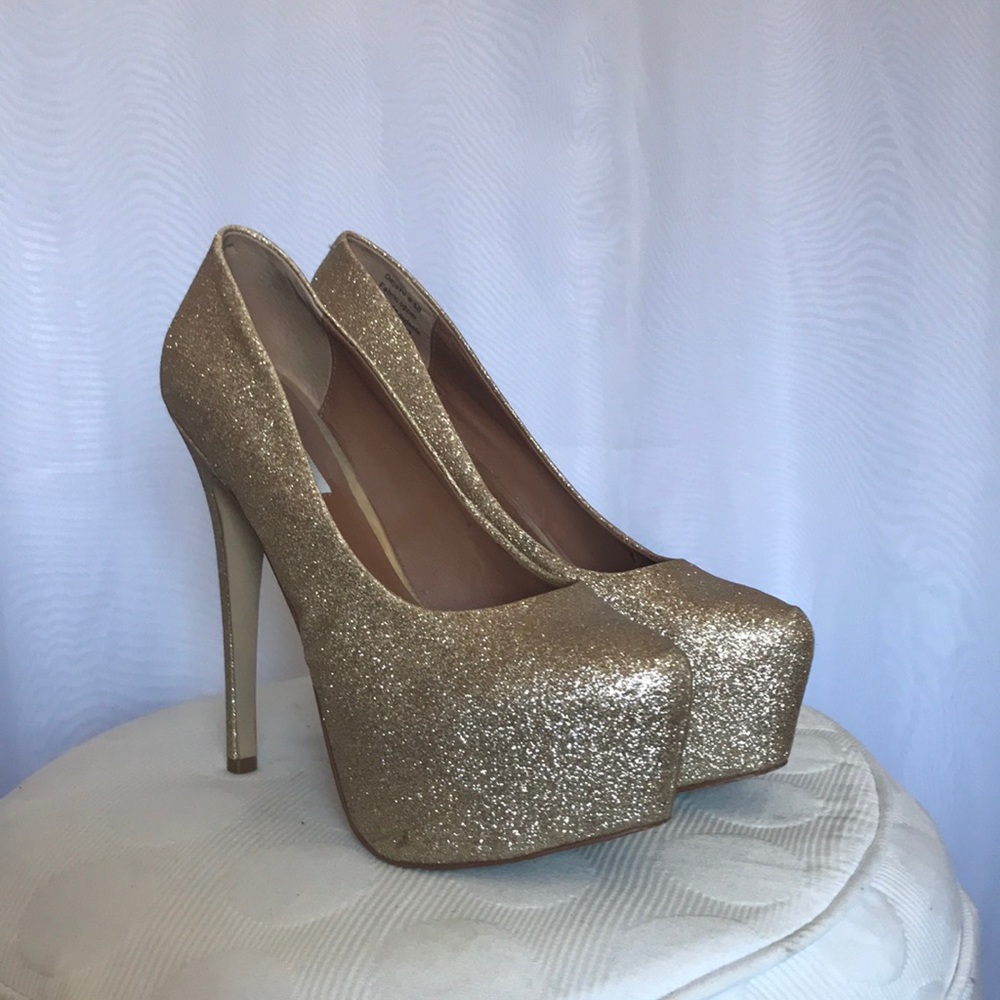 Steve Madden Dejavu heel gold sparkly